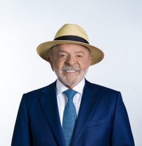 Lula terá foto com chapéu na urna eletrônica em 2026