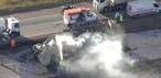 Três viaturas do Corpo de Bombeiros foram acionadas para controlar incêndio nos veículos. — Foto: TV Globo