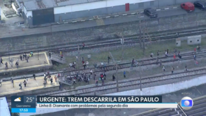 VÍDEO: Passageira grava momento em que trem descarrila em SP