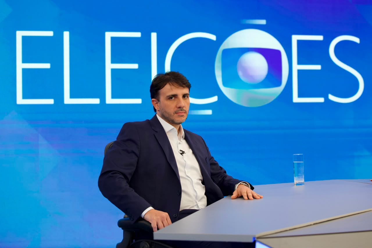 Renan defende reforma da Previdência, bomba nuclear e desafia decisões do STF